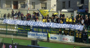 La contestazione dei tifosi del Modena (Foto MagicaPRO.it)