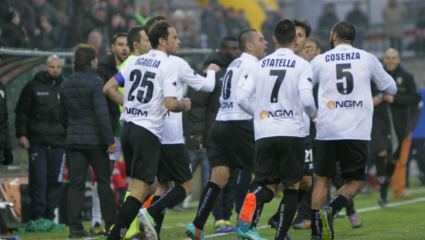 I Leoni dopo il gol all'Avellino (Foto Ivan Benedetto)