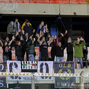 I tifosi della Pro a Catania (Foto Ivan Benedetto)