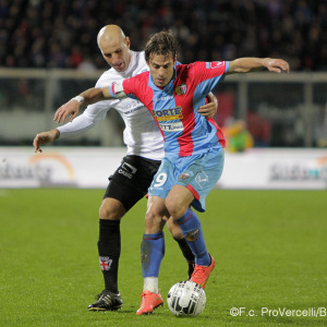 Michele Ferri alle prese con Calaiò (Foto Ivan Benedetto)