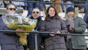 Il presidente Secondo con la famiglia Opezzo e l'assessore Gianmario Demaria (Foto Ivan Benedetto)
