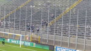 I tifosi della Pro Vercelli a Frosinone (Foto MagicaPRO.it)