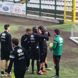 La squadra mentre guarda l'eclissi (Foto MagicaPRO.it)