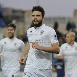 Giacomo Beretta esulta dopo il gol a Latina (Foto Ivan Benedetto)