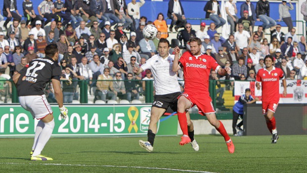 Ettore Marchi in azione contro il Bari (Foto Ivan Benedetto)