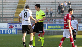 L'arbitro Ghersini (Foto Ivan Benedetto)