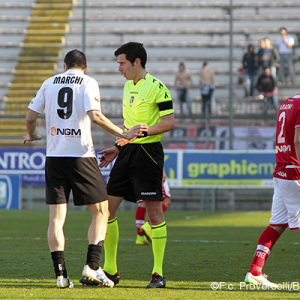 L'arbitro Ghersini (Foto Ivan Benedetto)