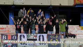 Tifosi della Pro Vercelli a Catania (Foto Ivan Benedetto)