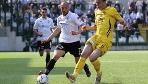 Davide Luppi in azione contro il Livorno (Foto Ivan Benedetto)