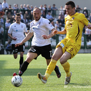 Davide Luppi in azione contro il Livorno (Foto Ivan Benedetto)