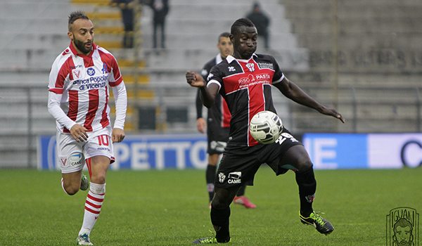 Mohamed Coly contro il Vicenza (Foto Ivan Benedetto)