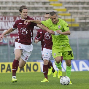 Di Roberto in azione contro il Livorno (Foto Ivan Benedetto)