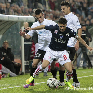 Uno scatto di Pro Vercelli-Vicenza (Foto Ivan Benedetto)