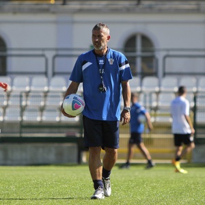 Mister Scazzola in allenamento (Foto Ivan Benedetto)