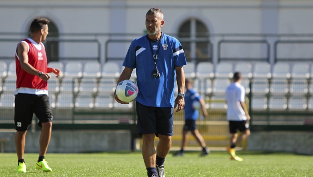 Mister Scazzola in allenamento (Foto Ivan Benedetto)