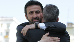 Cristian Panucci abbraccia mister Scazzola (Foto Ivan Benedetto)