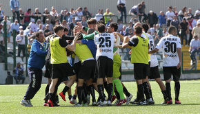 L'esultanza dopo il gol al Crotone (Foto Ivan Benedetto)