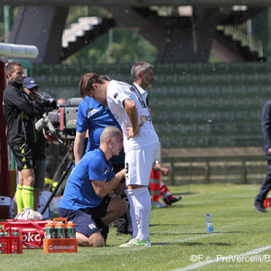 Ronaldo mentre riceve le prime cure in campo (Foto Ivan Benedetto)