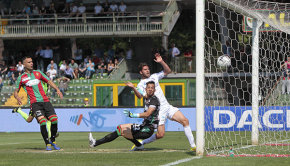 Il gol di Scavone contro la Ternana (Foto Ivan Benedetto)