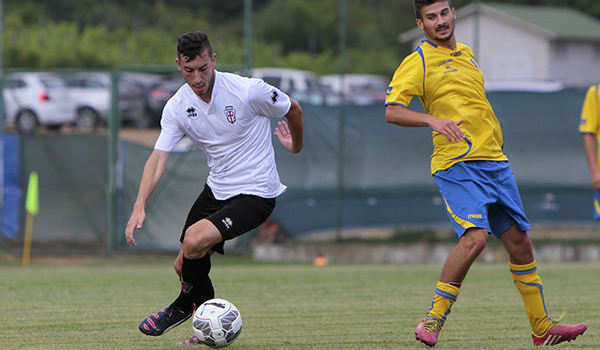 Mattia Sprocati contro il Cumiana Calcio (Foto Ivan Benedetto)