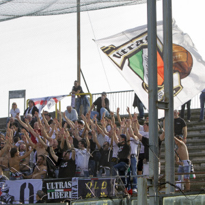 I tifosi della Pro Vercelli a Brescia (Foto Ivan Benedetto)