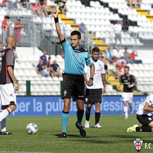 L'arbitro Rapuano (Foto Ivan Benedetto)