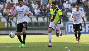 Simone Emmanuello contro il Crotone (Foto Ivan Benedetto)