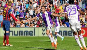 Fausto Rossi esulta per il gol al Barcellona