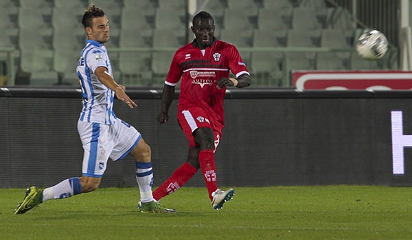 Mohamed Coly contro il Pescara (Foto Ivan Benedetto)