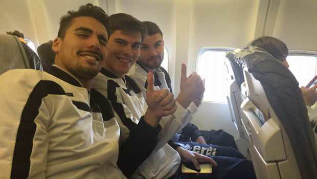 Ardizzone, Berra e Beretta in aereo (Foto Fc Pro Vercelli)