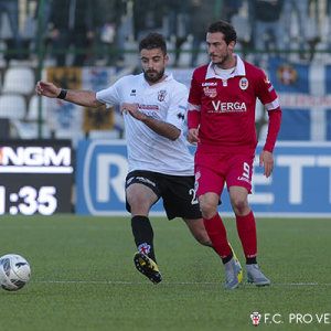 Elia Legati contro il Como (Foto Ivan Benedetto)