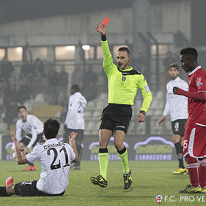 L'espulsione di Luca Castiglia (Foto Ivan Benedetto)