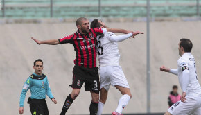 Carlo Mammarella in azione contro la Pro Vercelli (Foto Ivan Benedetto)