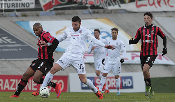 Giacomo Beretta contro il Lanciano (Foto Ivan Benedetto)