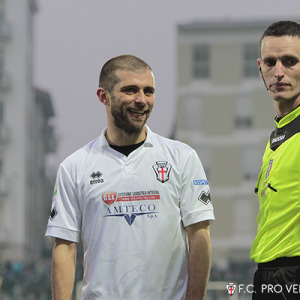 Carlo Mammarella e l'arbitro Minelli (Foto Ivan Benedetto)