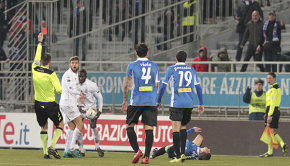 L'espulsione di Fausto Rossi (Foto Ivan Benedetto)