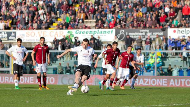 Il rigore di Ettore Marchi (Foto Ivan Benedetto)