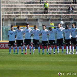 Minuto di silenzio (Foto Ivan Benedetto)