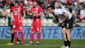 Il rigore di Marchi contro l'Ascoli (Foto Ivan Benedetto)