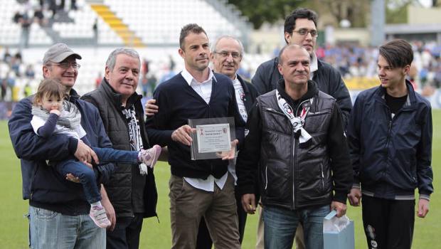Scaglia premiato dal Club "Amedeo Rosa" (Foto Ivan Benedetto)