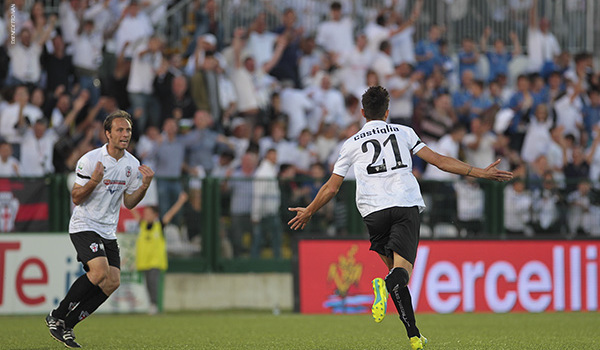 Luca Castiglia esulta per il gol al Cagliari (Foto Ivan Benedetto)