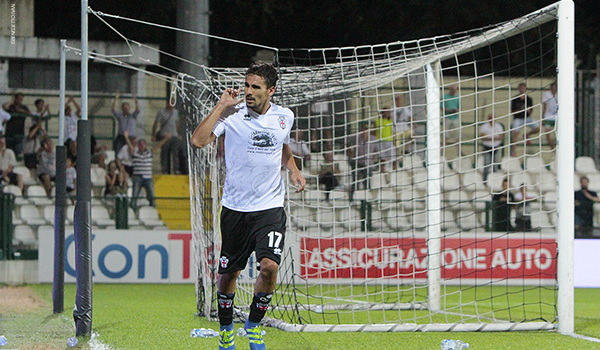 Ardizzone esulta per il gol alla Reggiana (Foto Ivan Benedetto)