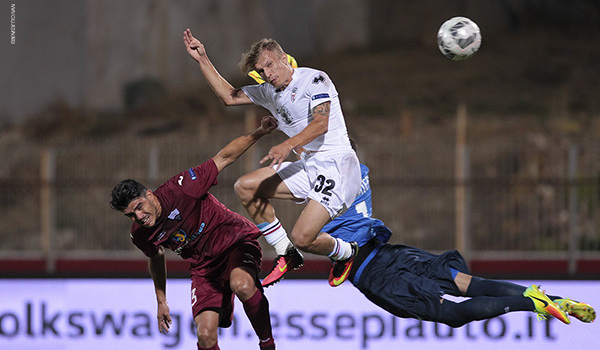 Il gol di Vajushi al Trapani (Foto Ivan Benedetto)