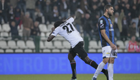 Ebagua esulta per il gol al Latina (Foto Ivan Benedetto)