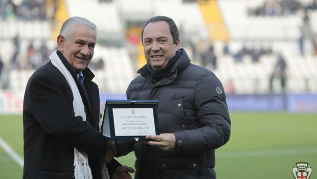 Arturo Scribante premiato da Massimo Secondo (Foto Ivan Benedetto)