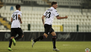 Firenze esulta per il gol al Lecce (Foto Ivan Benedetto)