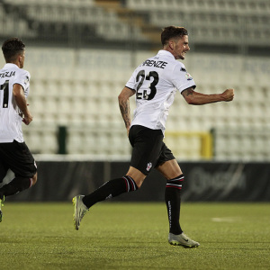 Firenze esulta per il gol al Lecce (Foto Ivan Benedetto)