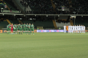 Avellino-Pro Vercelli, minuto di silenzio (Foto Ivan Benedetto)