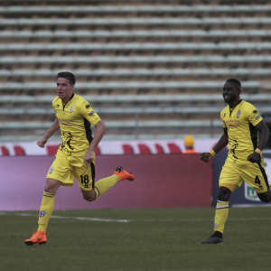 Ghiglione esulta per il gol al Bari (Foto Ivan Benedetto)