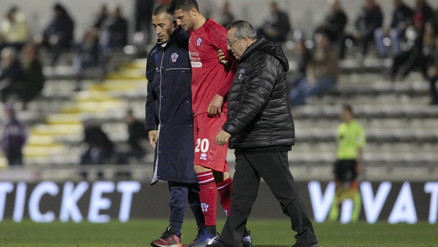L'infortunio di Simone Emmanuello (Foto Ivan Benedetto)